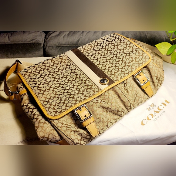 Aunthentic Coach Messenger Bag/bookbag/satchel/Laptop case/Brown Monogram NEW! - Picture 2 of 11